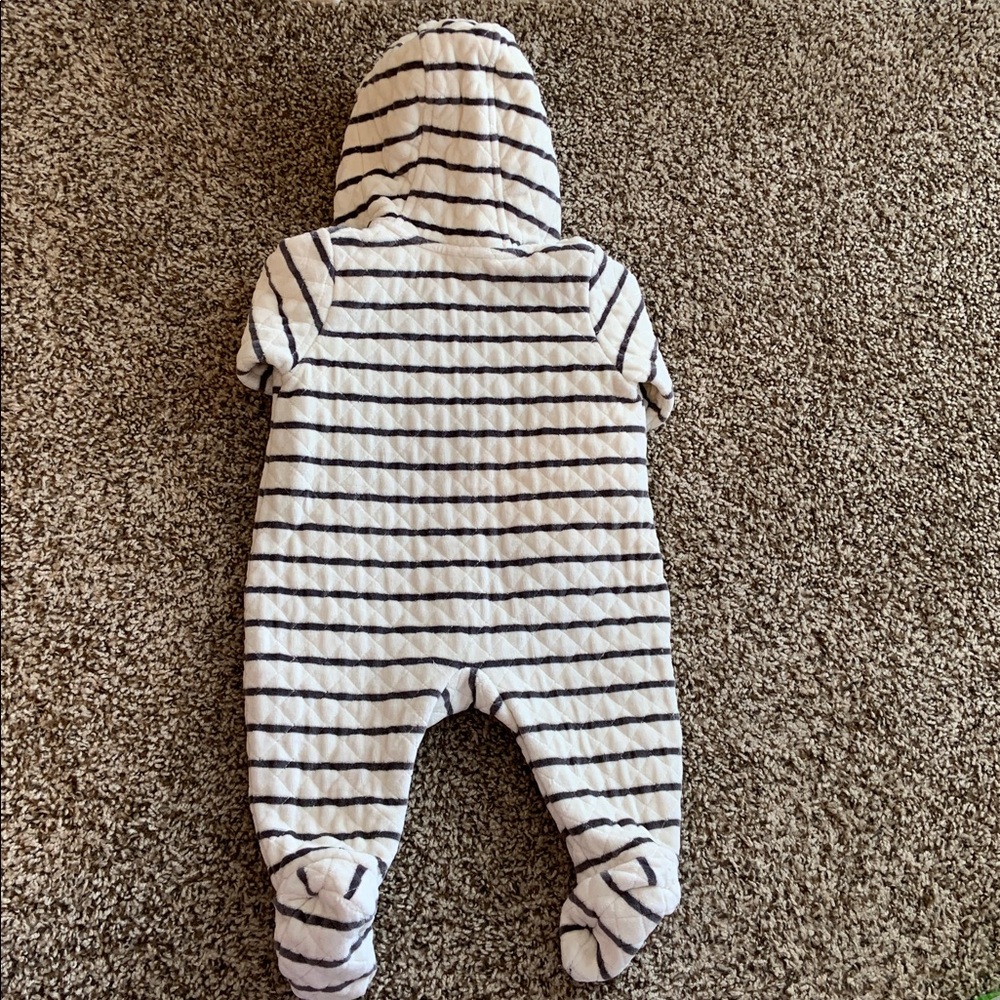 Baby  suit in Cream - Picture 10 of 10